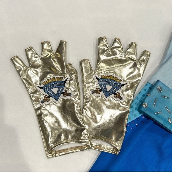 Disney Descendants Chloe Charming Rise of Red 5pc Halloween Costume Cosplay - Picture 4 of 13